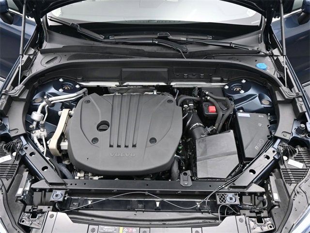 Used 2023 Volvo XC60 B5 Plus image 9