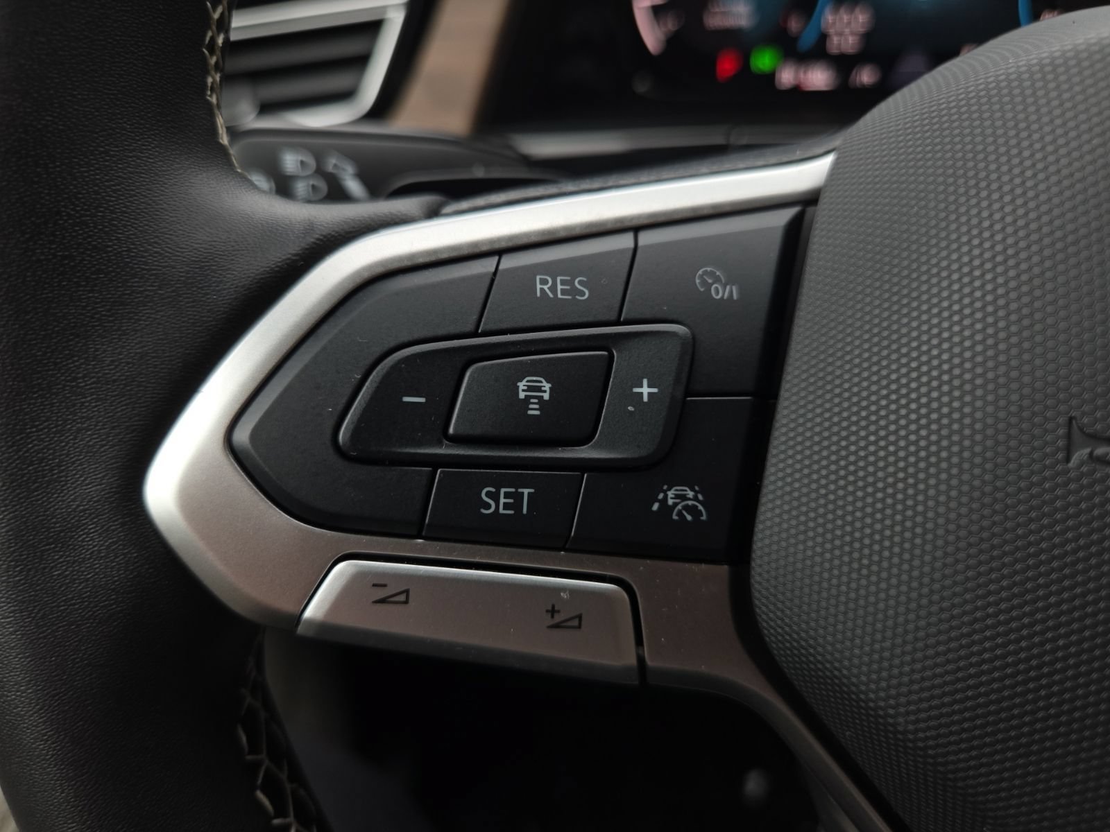 Certified 2026 Volkswagen Atlas SE AWD/4WD image 25