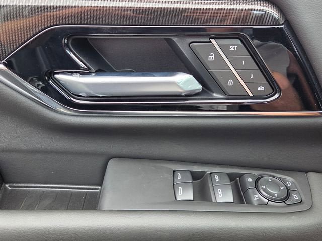 New 2026 GMC Yukon XL Elevation AWD/4WD image 25