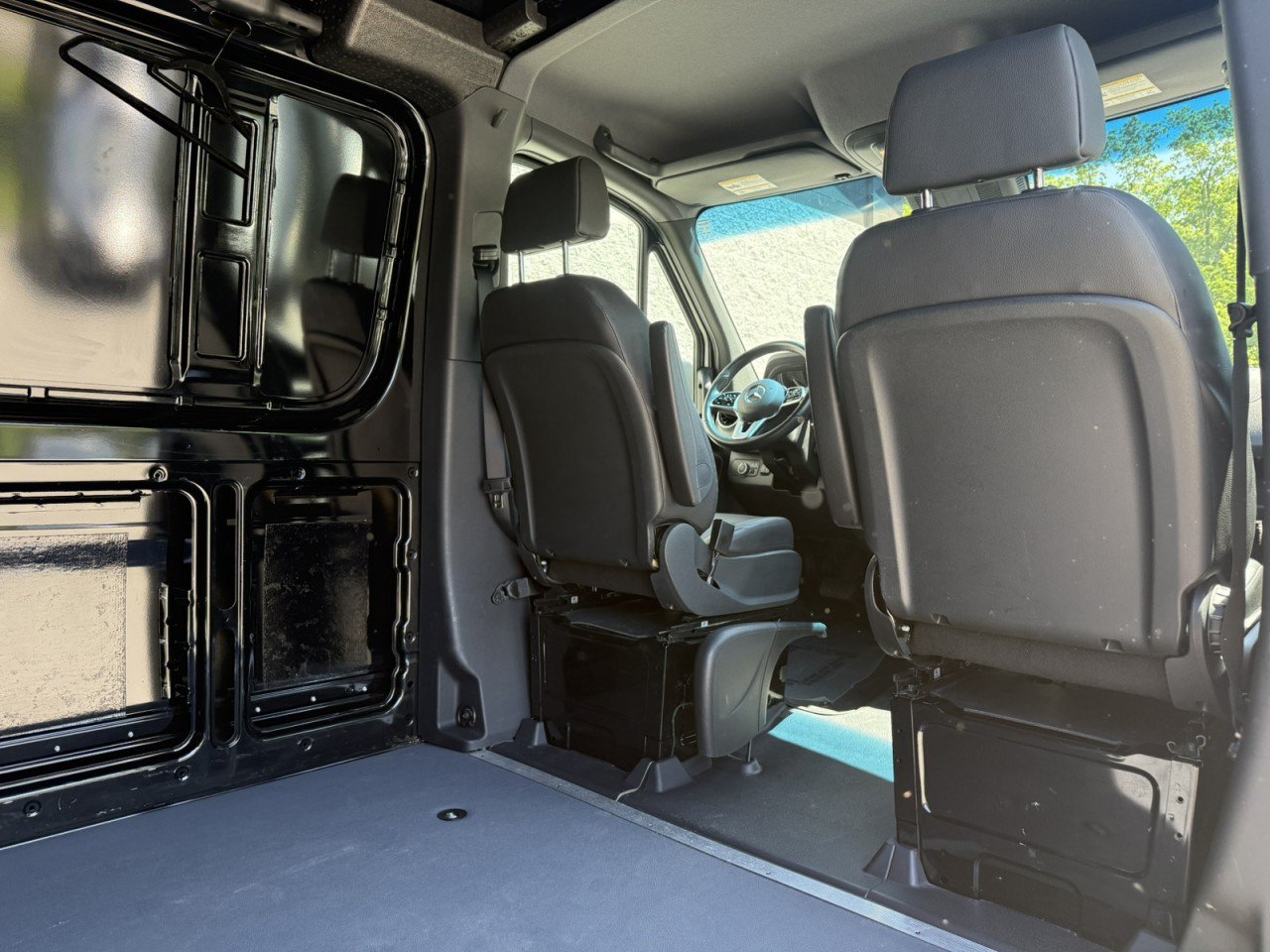 Used 2024 Mercedes-Benz Sprinter 2500 image 13