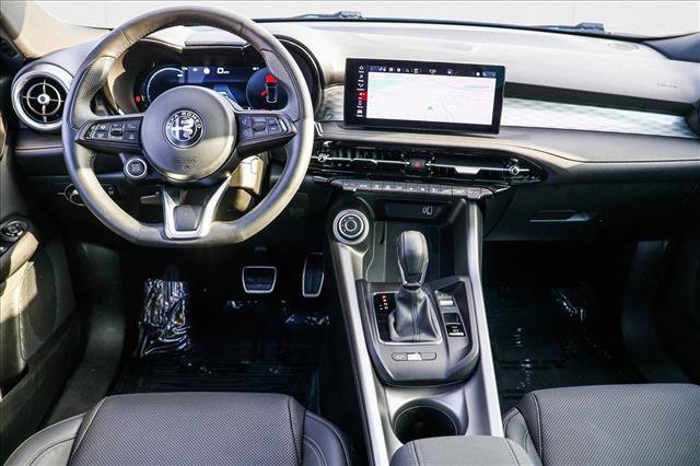 Used 2025 Alfa Romeo Tonale w/ Premium Package image 23