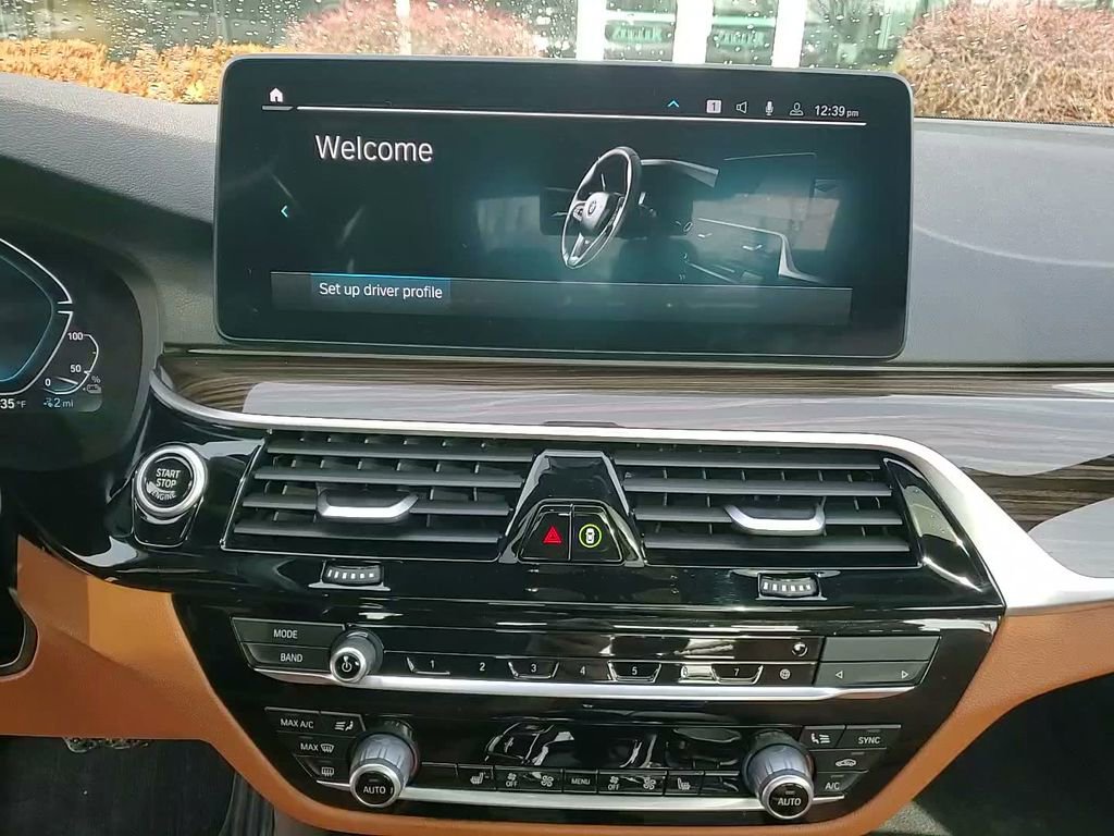 Used 2023 BMW 530e xDrive w/ Convenience Package image 31