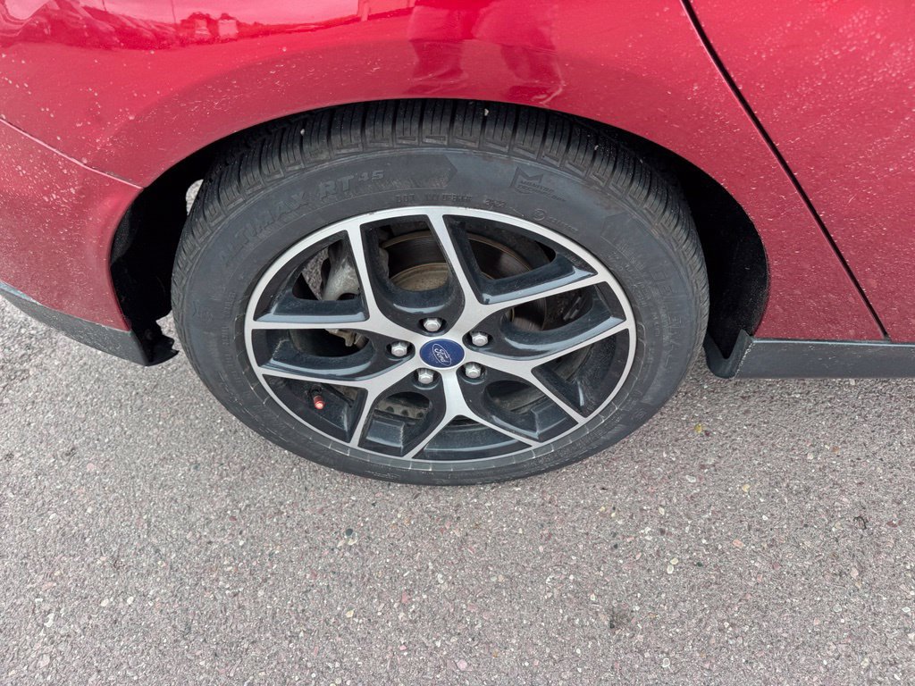 Used 2017 Ford Focus SEL w/ Cold Weather Package FWD image 26