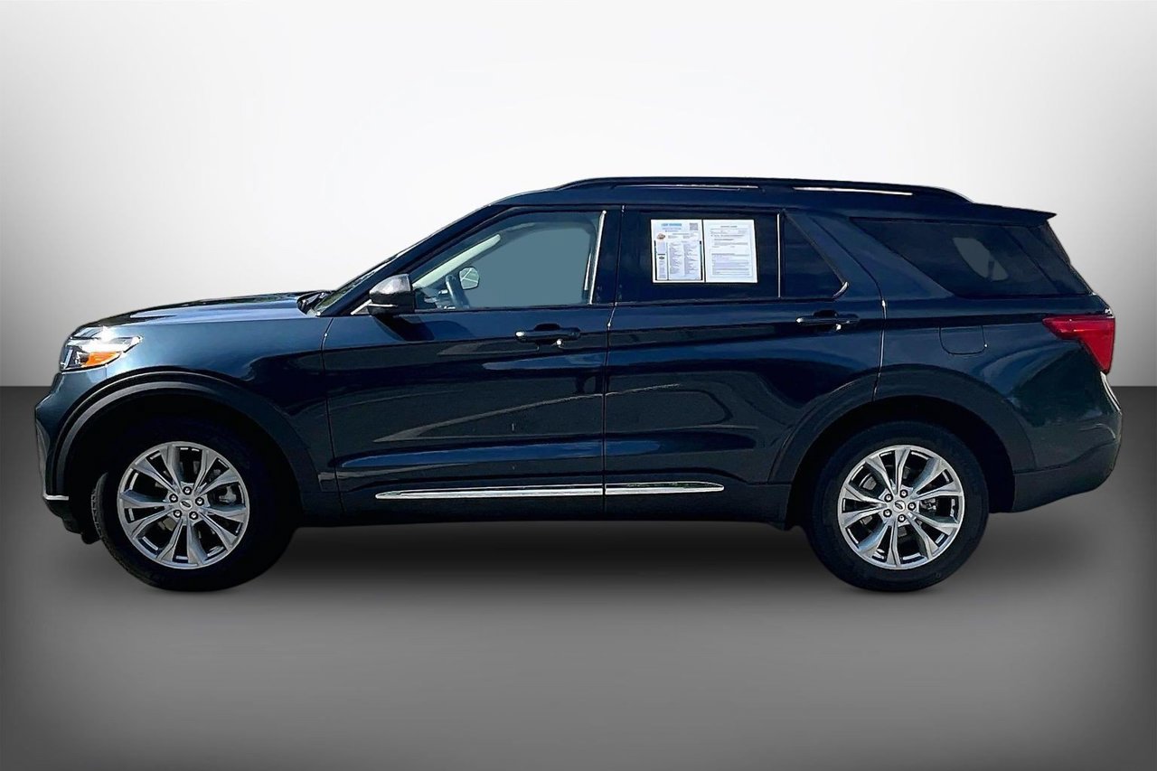 Used 2023 Ford Explorer XLT w/ Equipment Group 202A AWD/4WD image 5