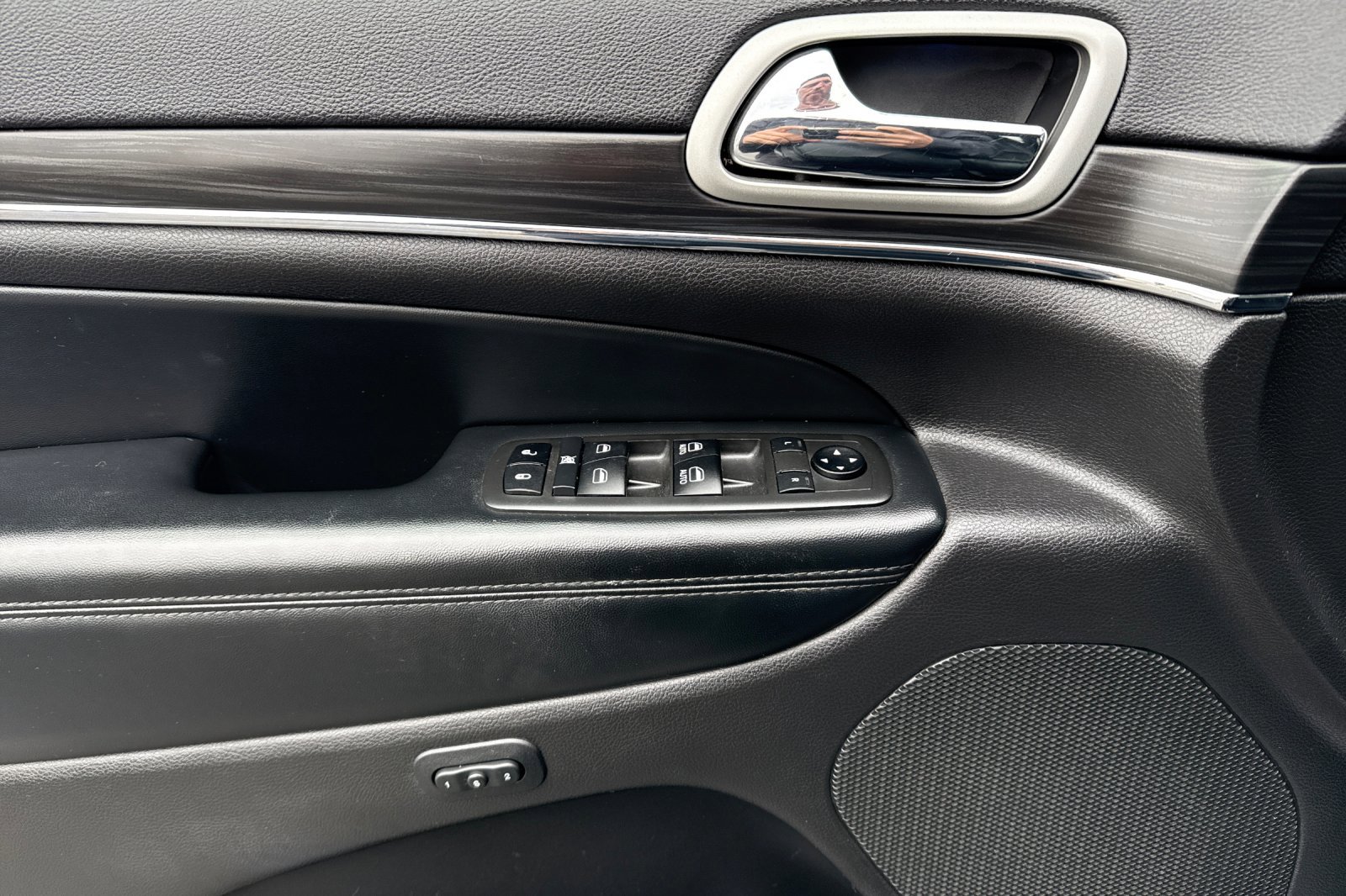 Used 2021 Jeep Grand Cherokee Limited w/ Trailer Tow Group IV image 12