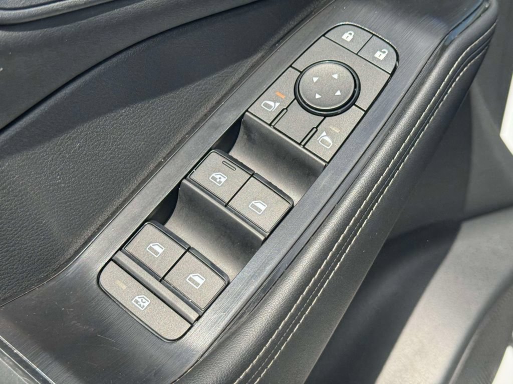 Certified 2025 Nissan Rogue SV AWD/4WD image 16
