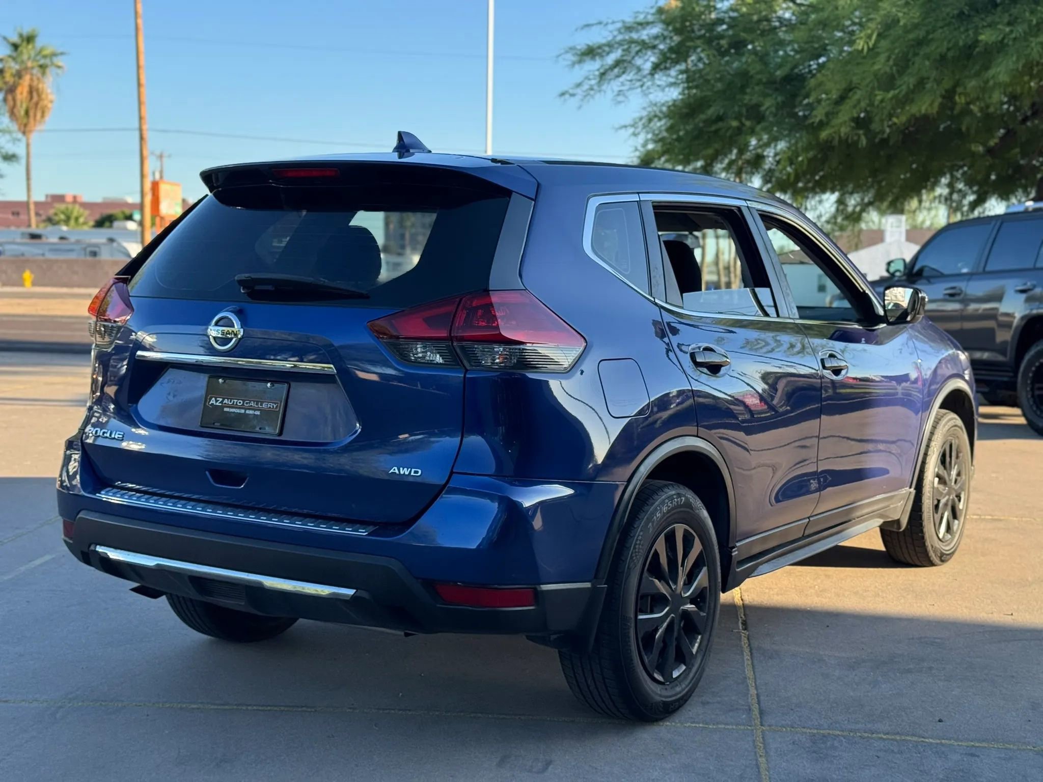 Used 2018 Nissan Rogue S image 6