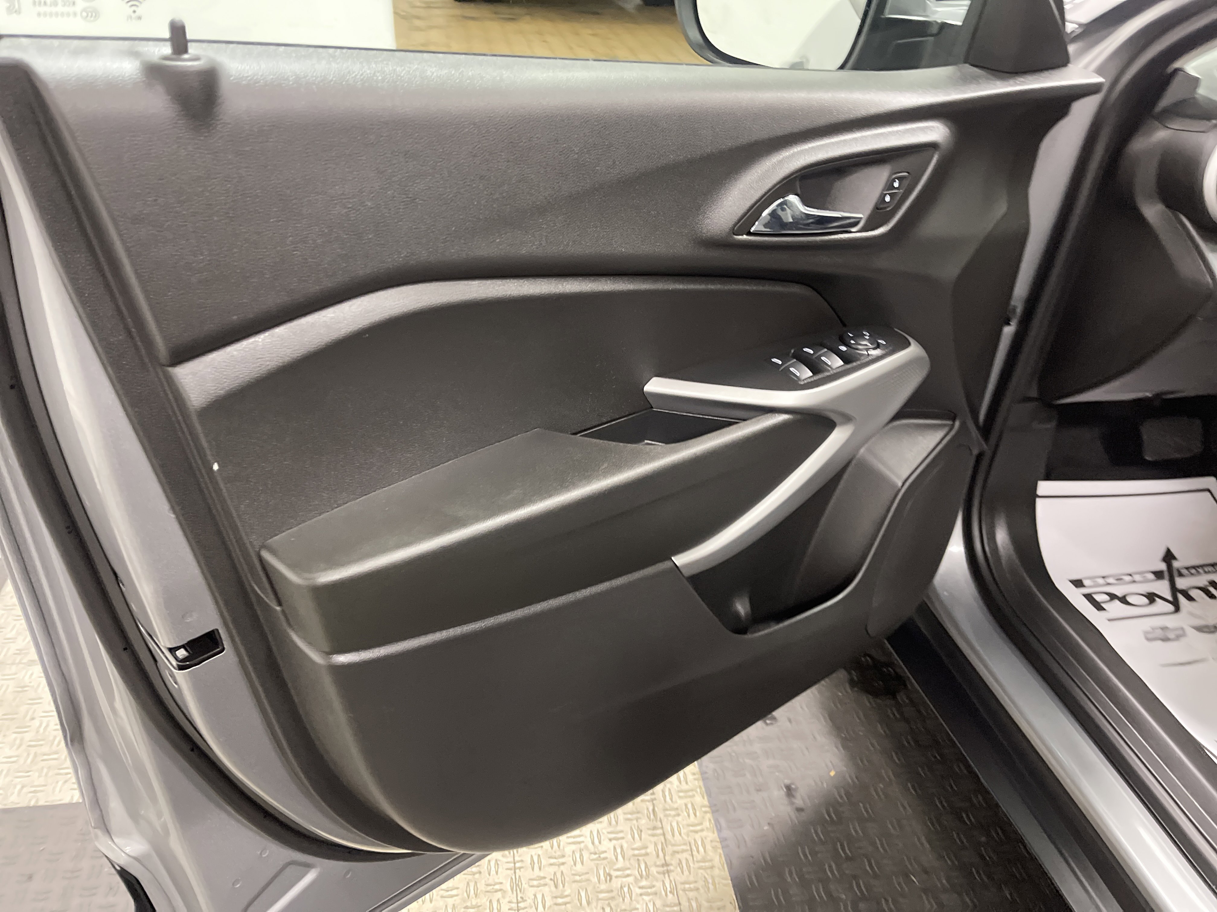 Used 2024 Chevrolet Trax LS w/ LS Convenience Package image 10