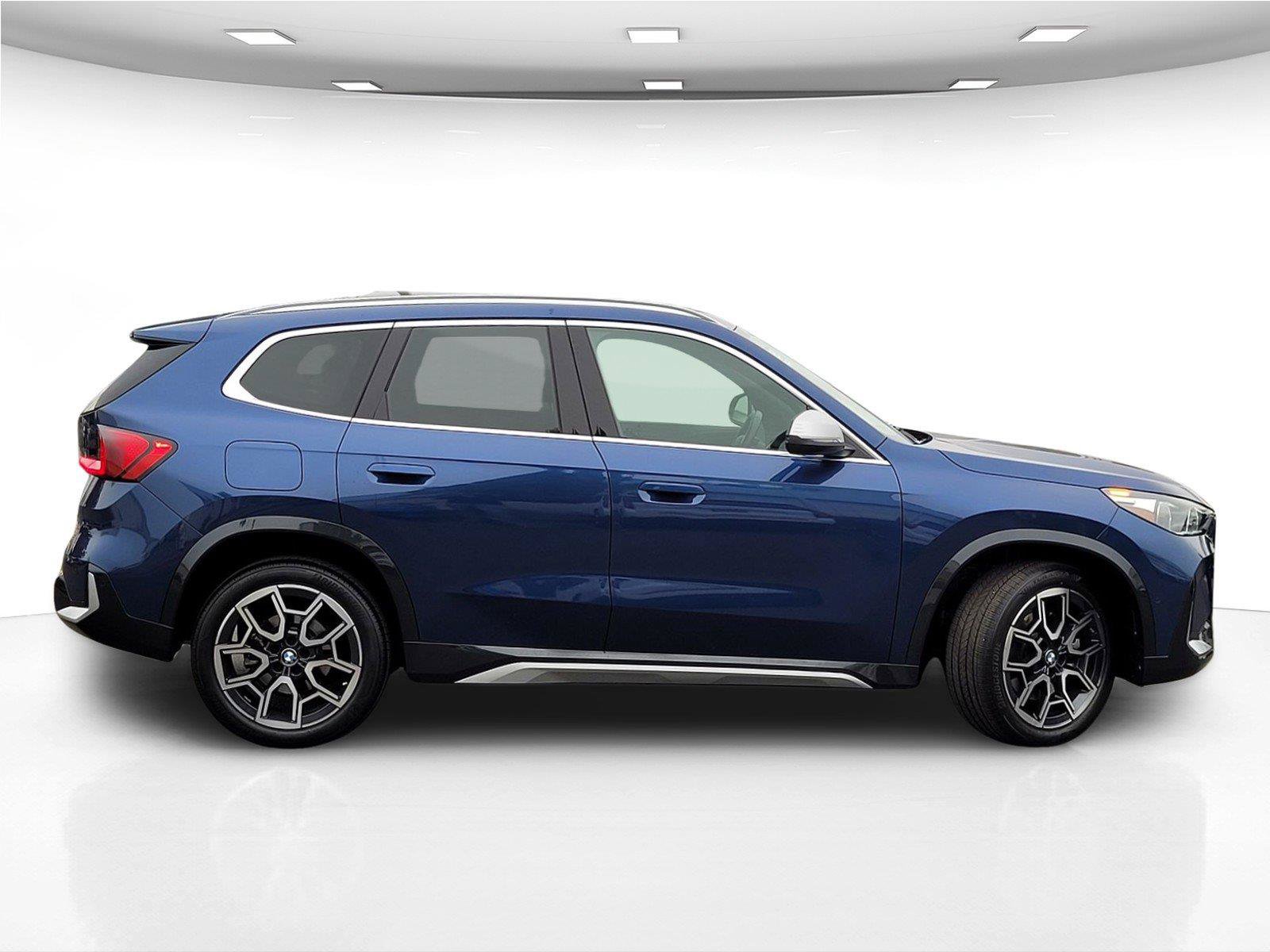 Used 2023 BMW X1 xDrive28i w/ Convenience Package AWD/4WD image 5
