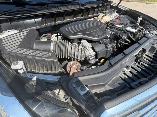Used 2017 Cadillac XT5 Luxury w/ Driver Awareness Package FWD image 10
