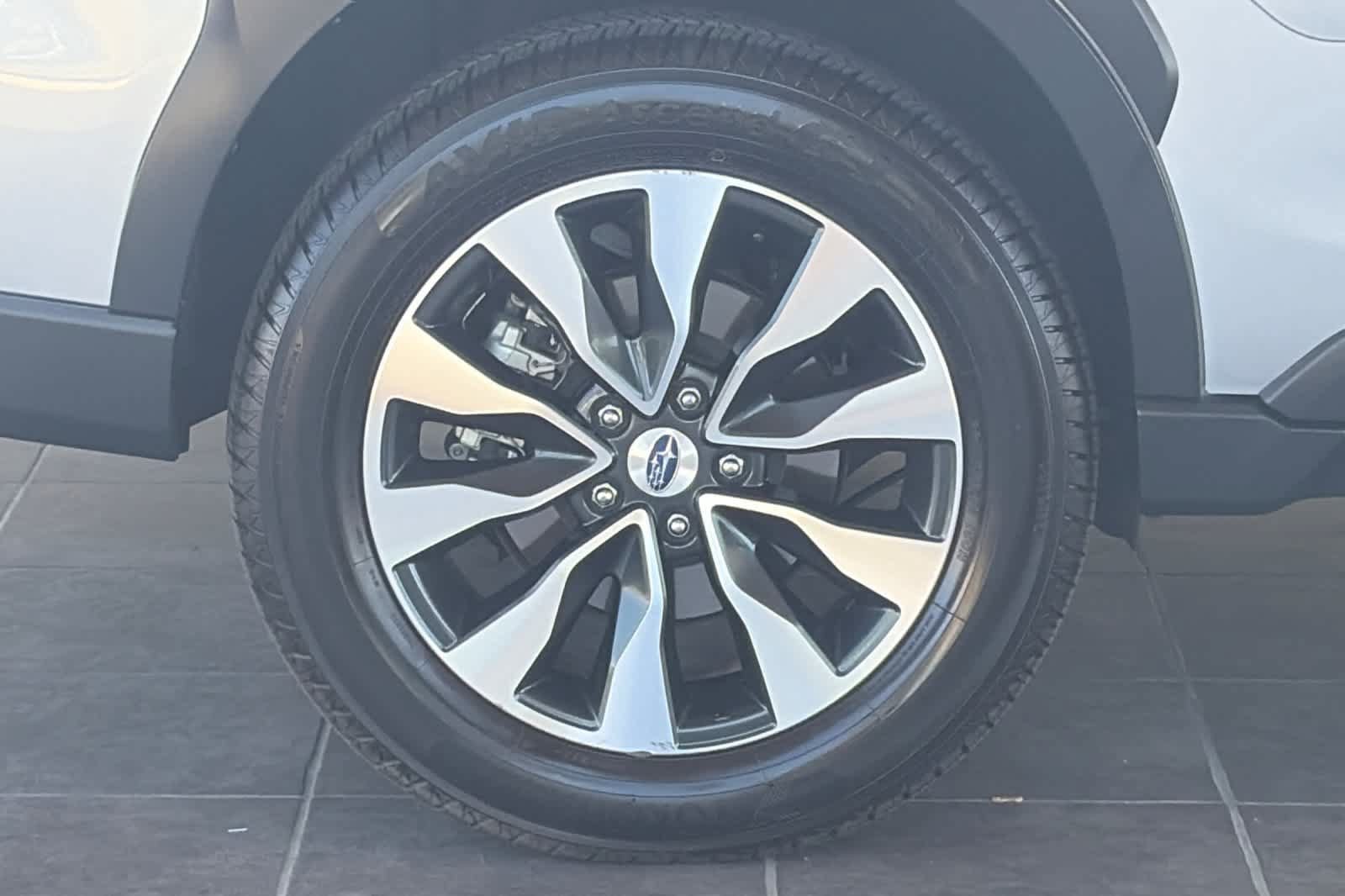 Certified 2025 Subaru Outback Limited AWD/4WD image 30