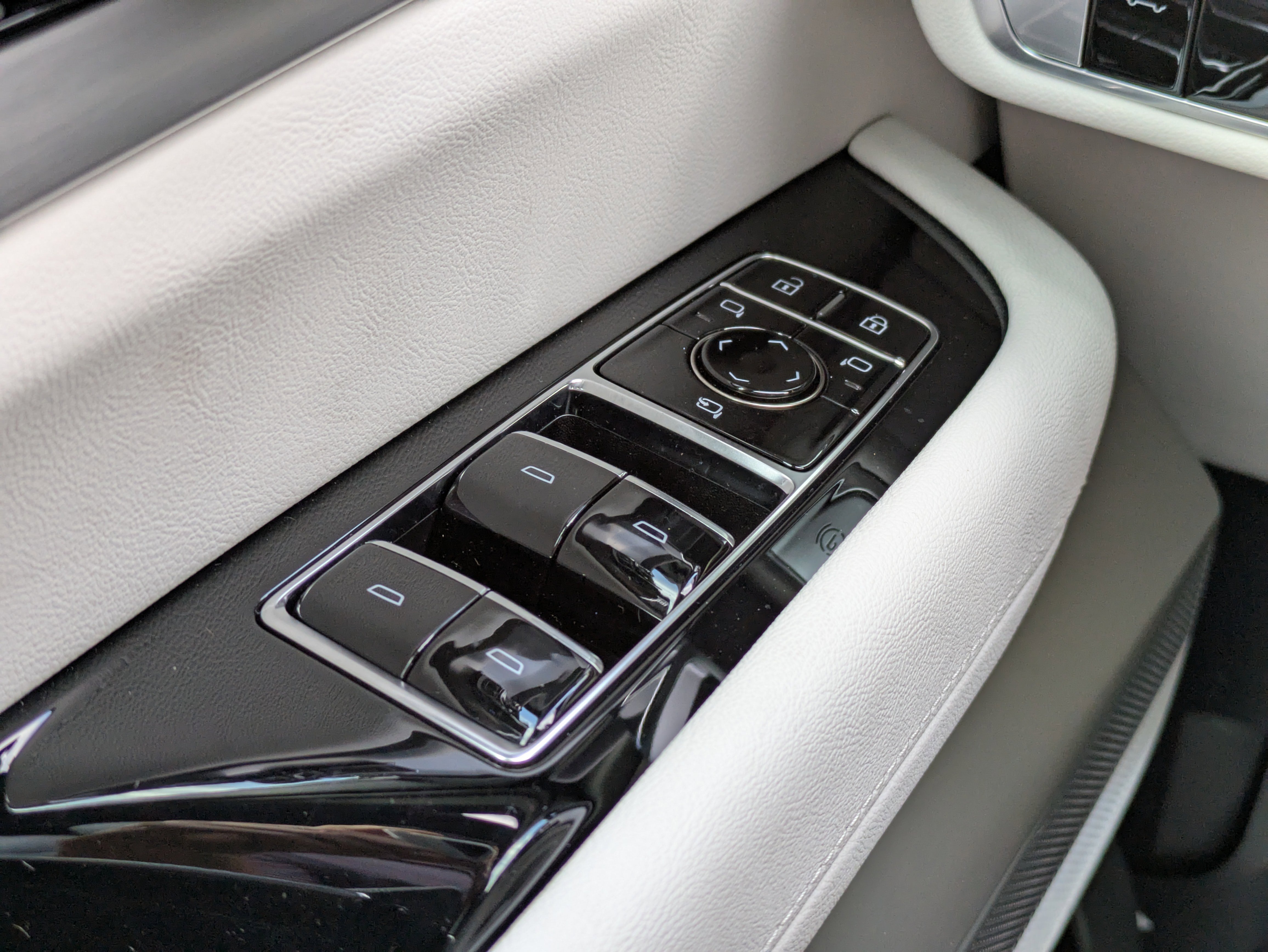 New 2026 Cadillac Vistiq Luxury image 16