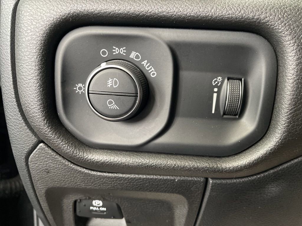 Used 2021 RAM 1500 Big Horn image 13