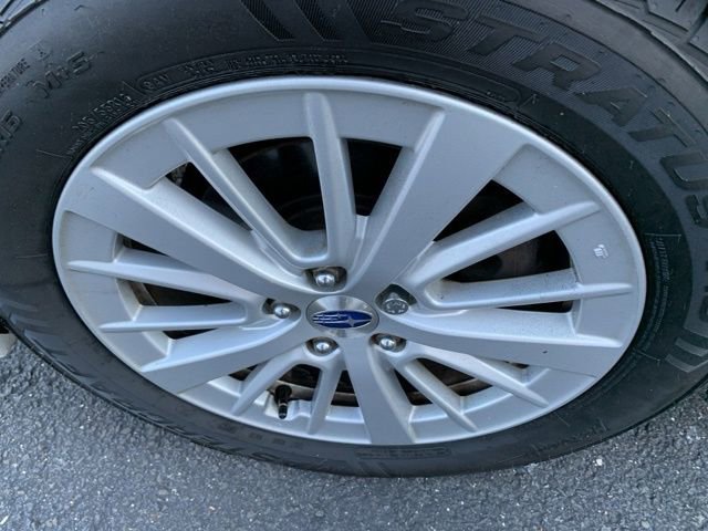 Used 2017 Subaru Impreza 2.0i Premium image 10