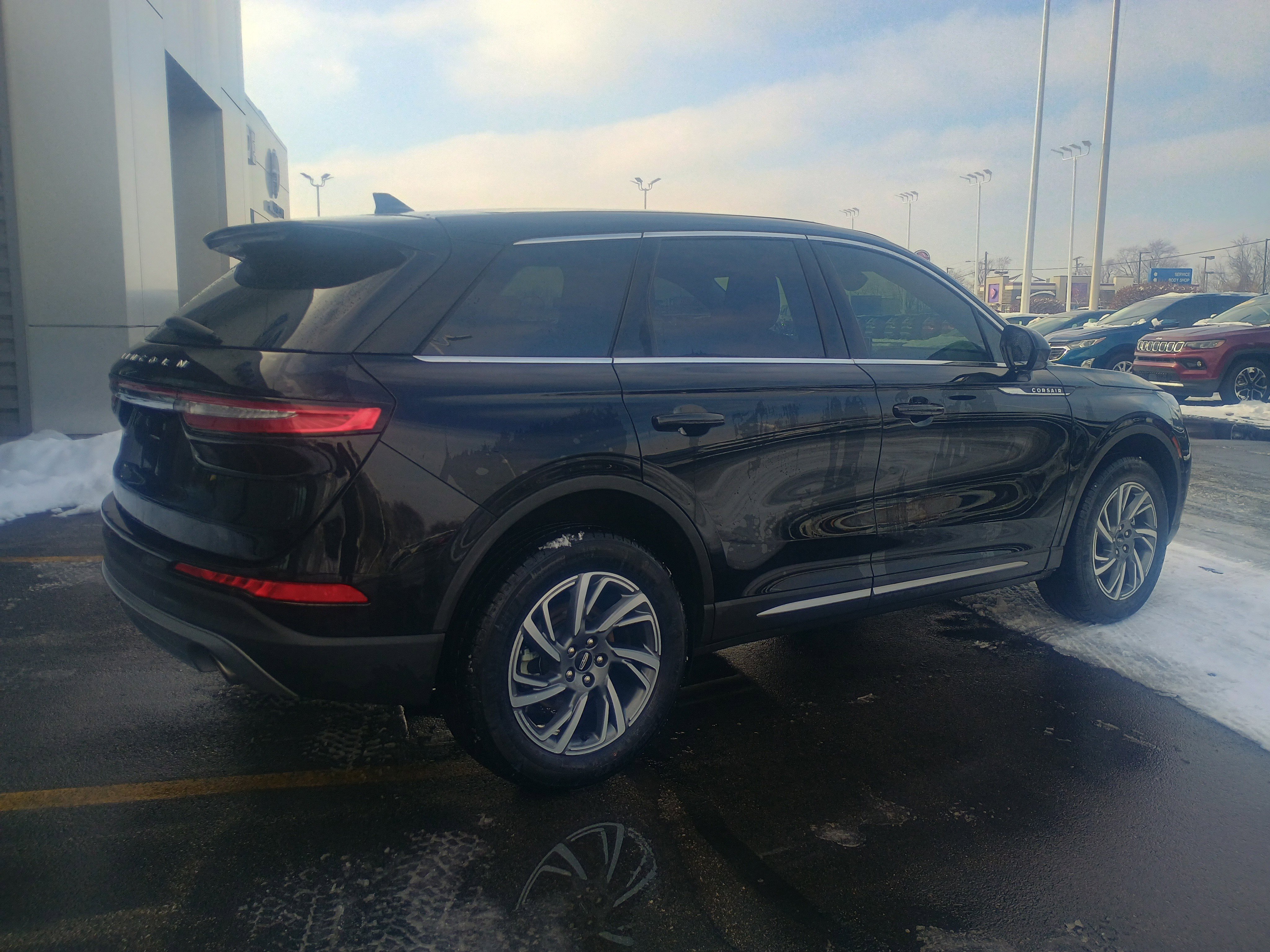 Used 2025 Lincoln Corsair AWD image 12