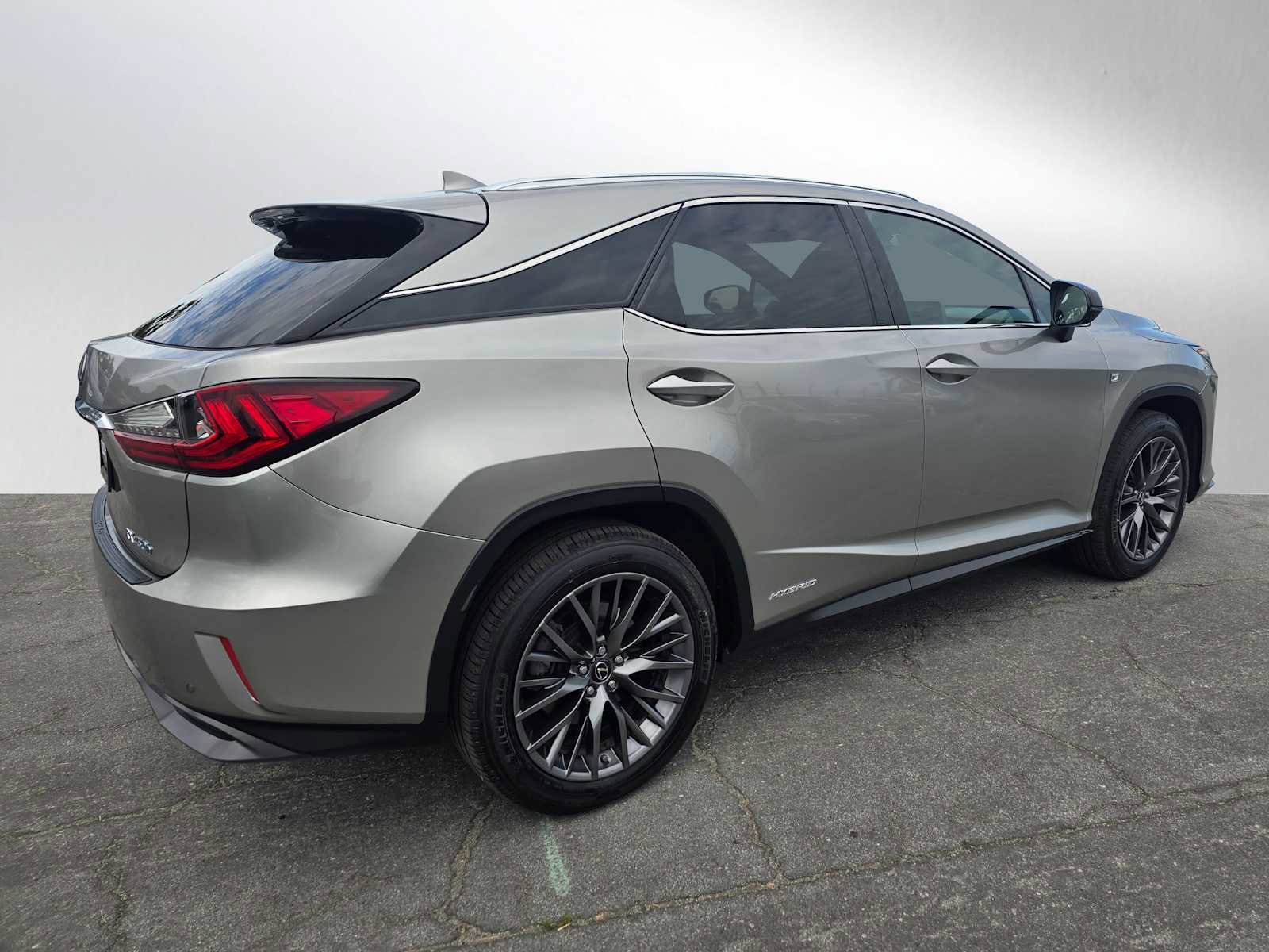 Used 2017 Lexus RX 450h F Sport image 3
