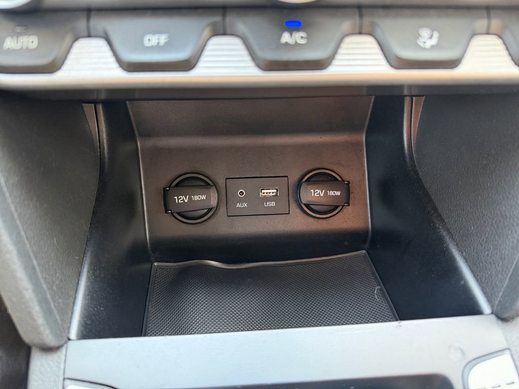 Used 2020 Hyundai Elantra Value Edition w/ Cargo Package (C1) FWD image 18