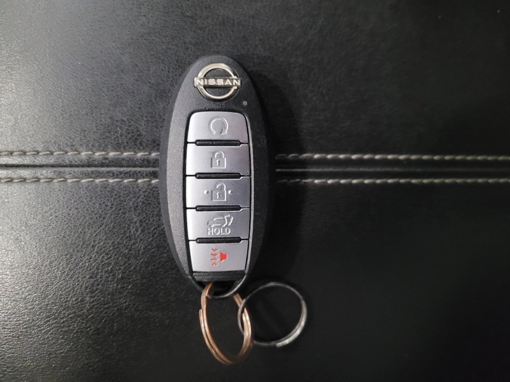 Used 2022 Nissan Pathfinder SV w/ SV Premium Package image 32