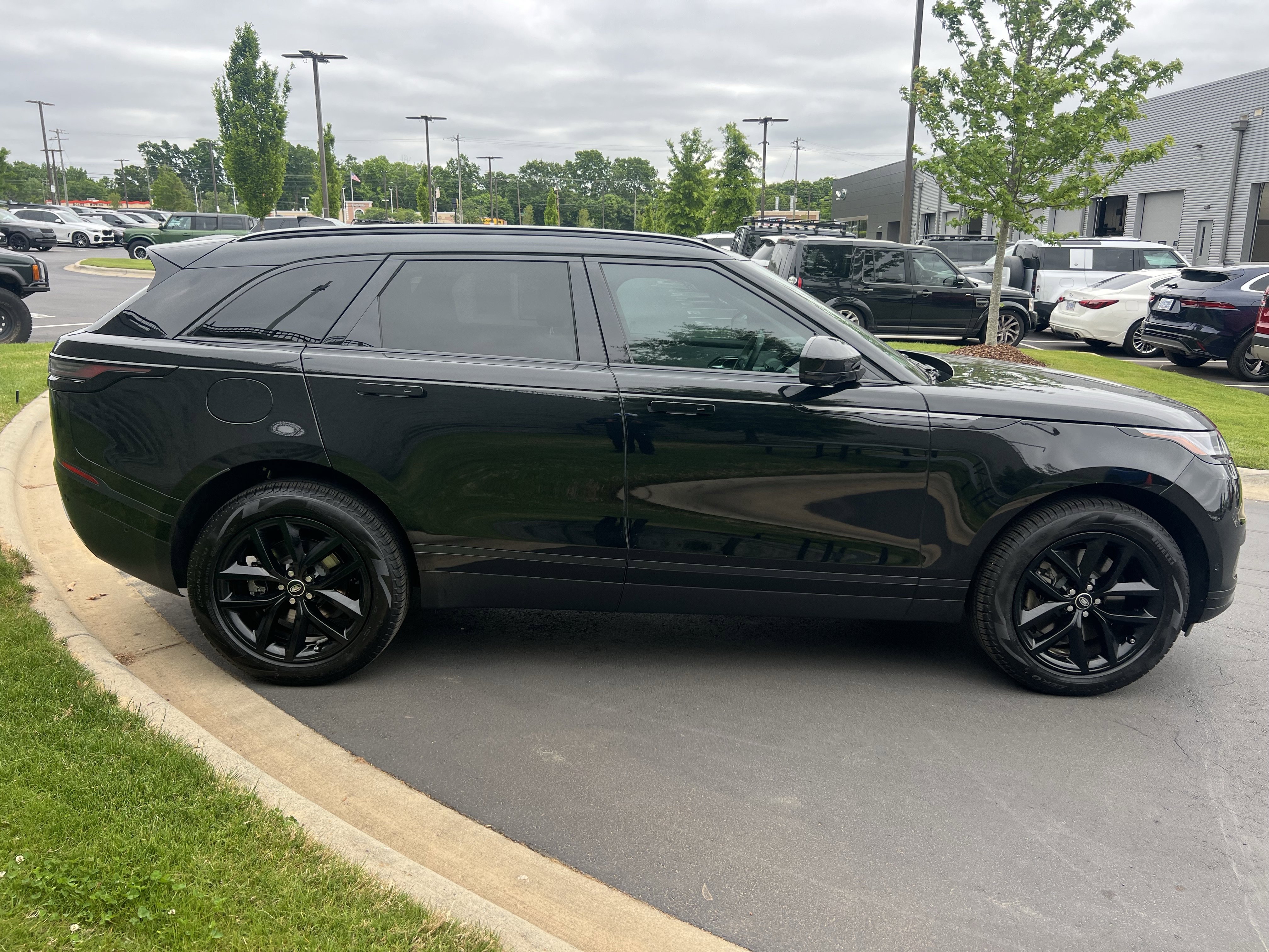 Certified 2026 Land Rover Range Rover Velar S AWD/4WD image 8