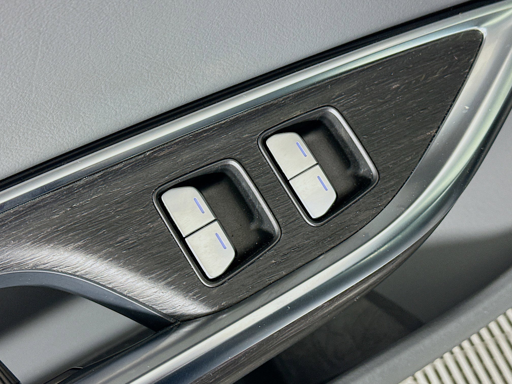Used 2024 Lucid Air Pure RWD image 15
