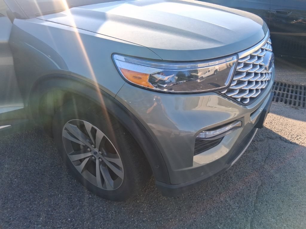 Used 2020 Ford Explorer Platinum w/ Premium Technology Package AWD/4WD image 18