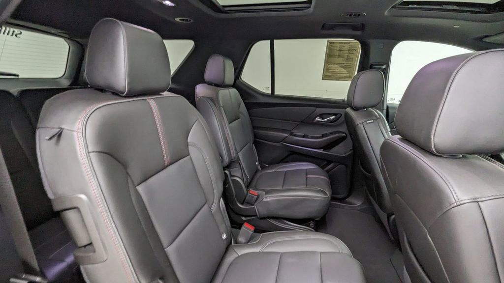 Used 2023 Chevrolet Traverse RS AWD/4WD image 39