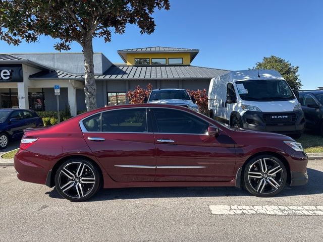 Used 2017 Honda Accord Touring image 8