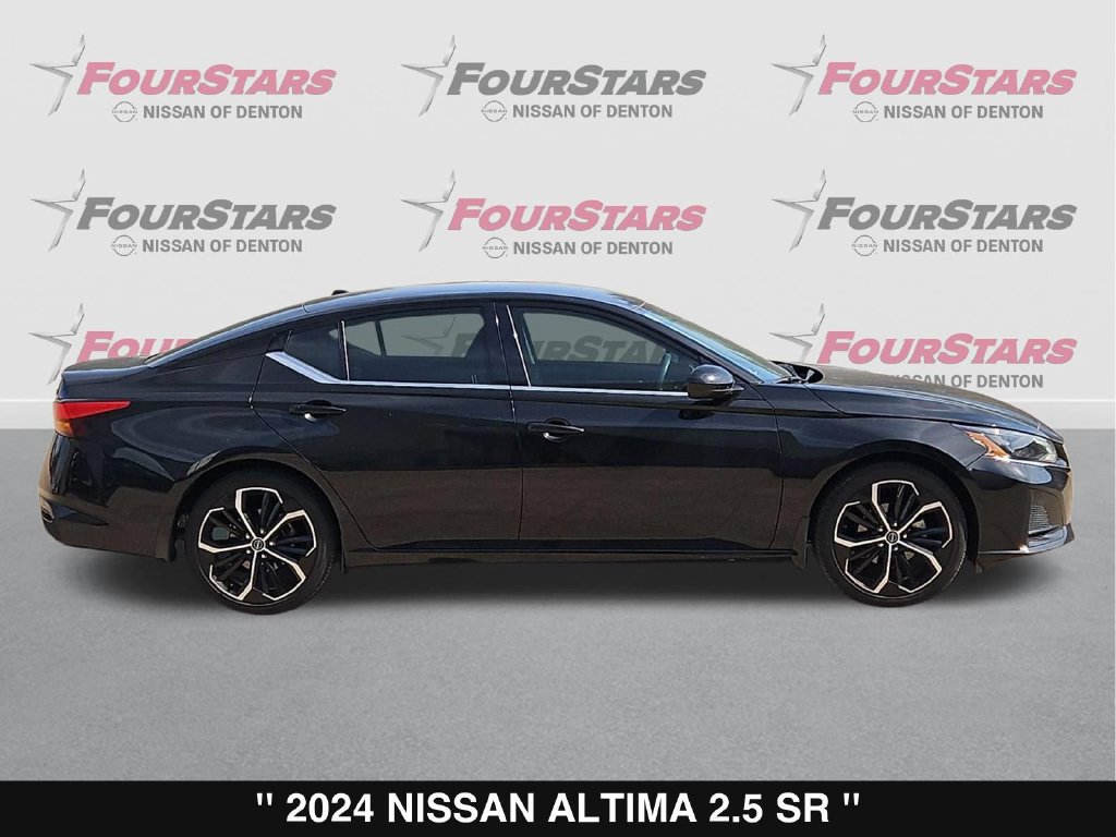 Used 2024 Nissan Altima 2.5 SR FWD image 3