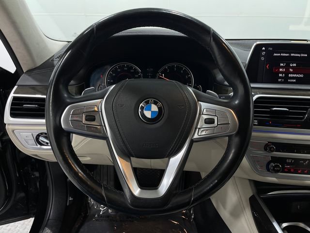 Used 2018 BMW 750i w/ Executive Package image 23