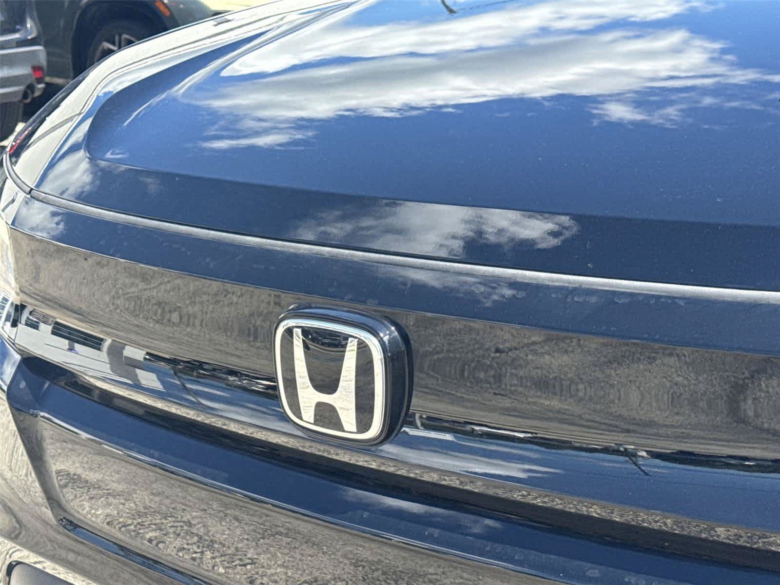 Used 2025 Honda Prologue EX image 10