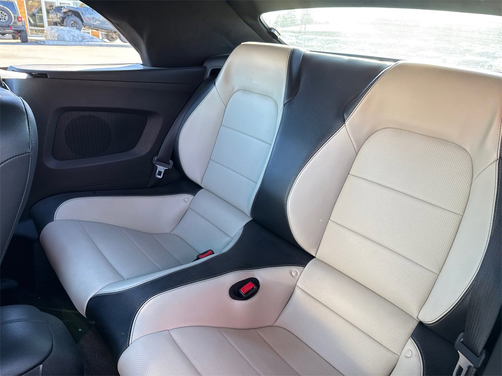 Used 2017 Ford Mustang Premium image 7