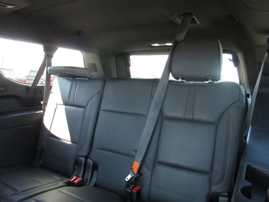 Used 2023 Chevrolet Suburban RST w/ Luxury Package image 25