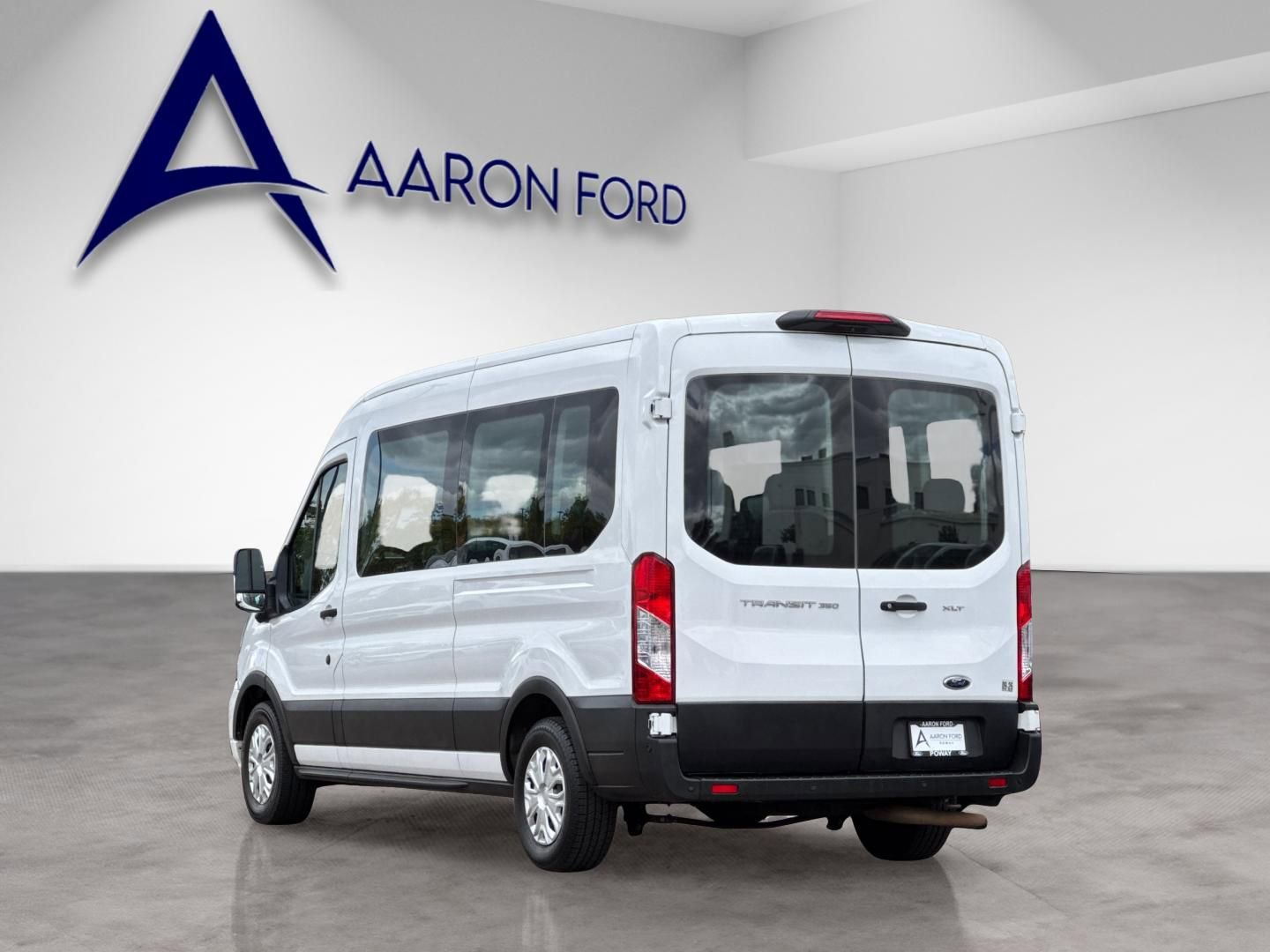 Used 2023 Ford Transit 350 XLT RWD image 4
