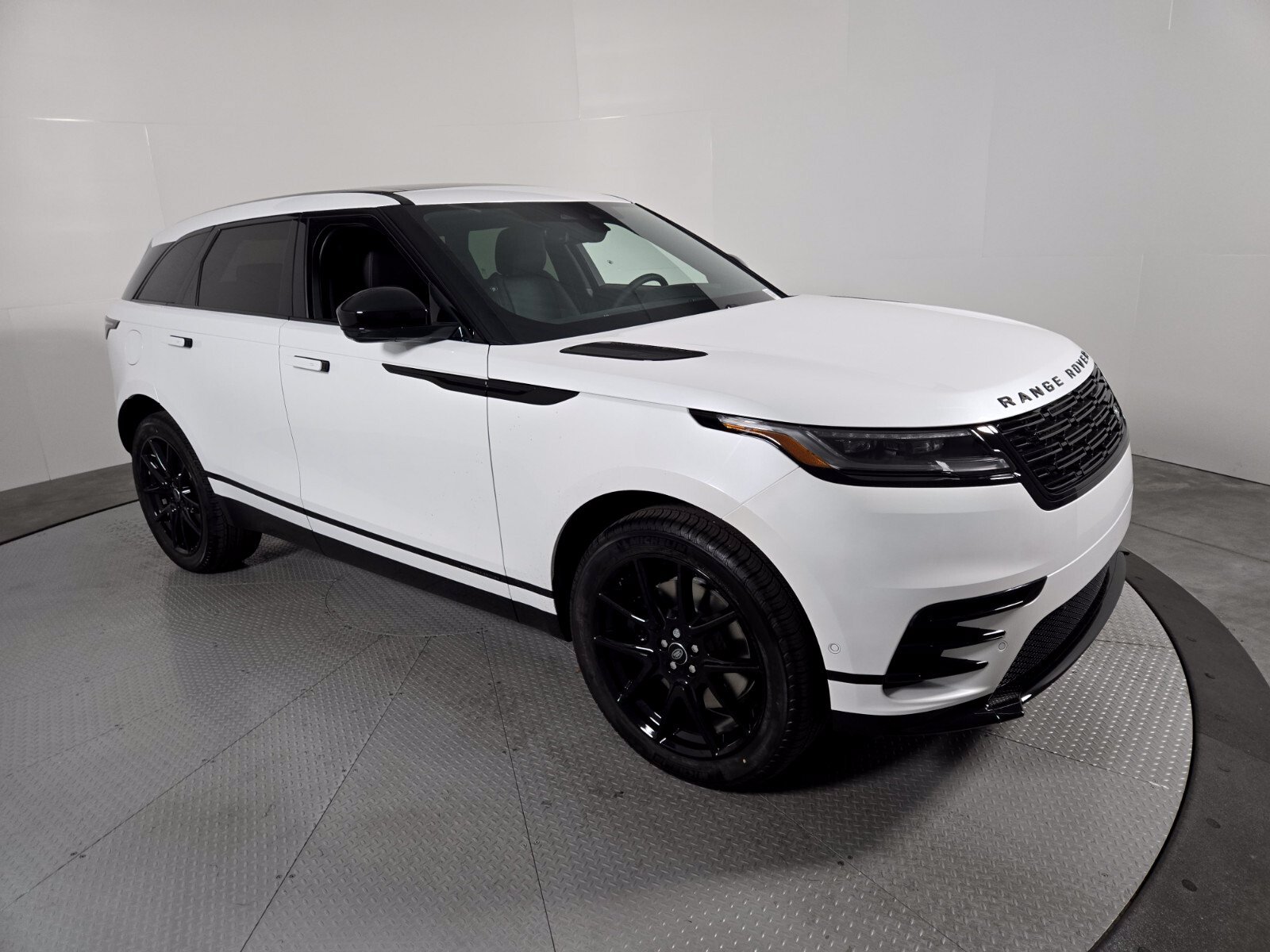 New 2026 Land Rover Range Rover Velar Belgravia AWD/4WD image 16