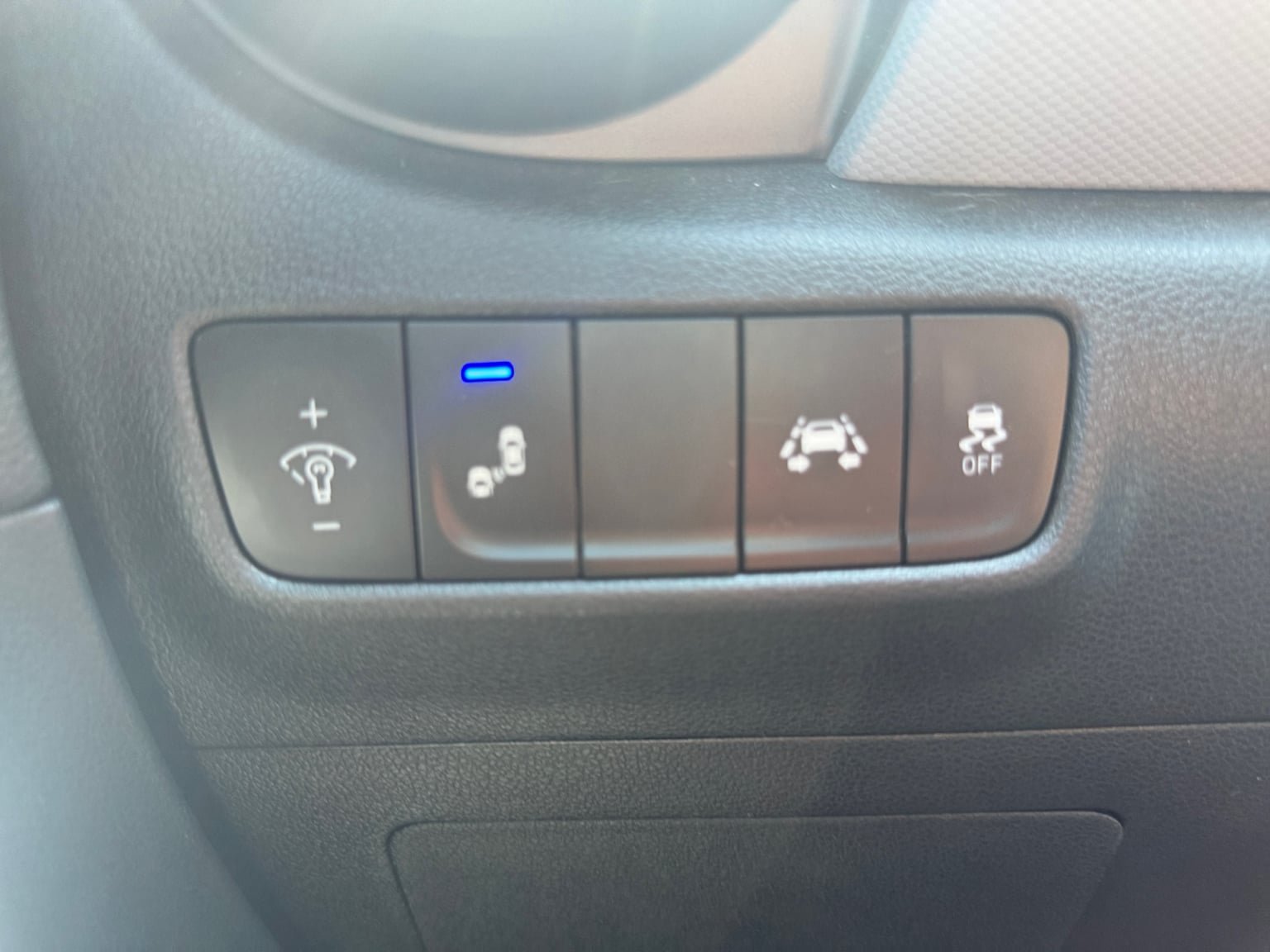 Used 2020 Hyundai Kona Limited AWD/4WD image 23