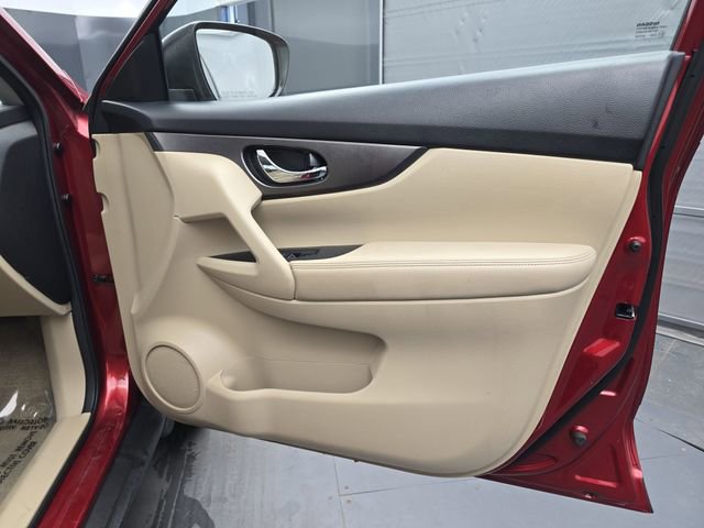 Used 2015 Nissan Rogue S image 27