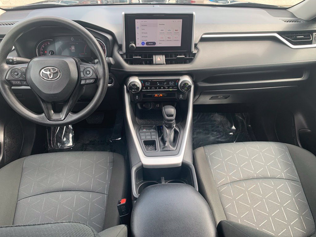 Used 2025 Toyota RAV4 XLE AWD/4WD image 7