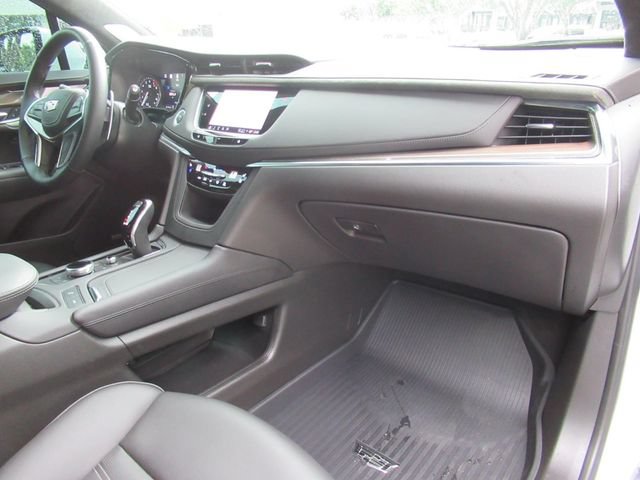 Certified 2024 Cadillac XT5 Sportv w/ Platinum Package AWD/4WD image 12