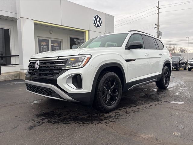 New 2026 Volkswagen Atlas Peak Edition image 1