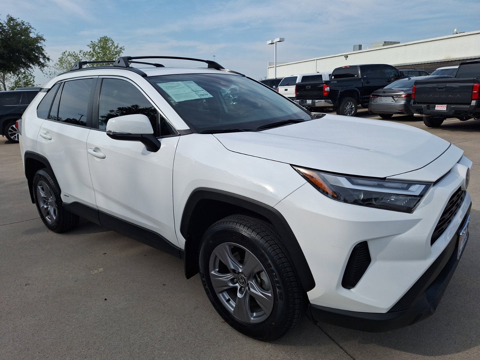Used 2024 Toyota RAV4 XLE w/ Convenience Package AWD/4WD image 8