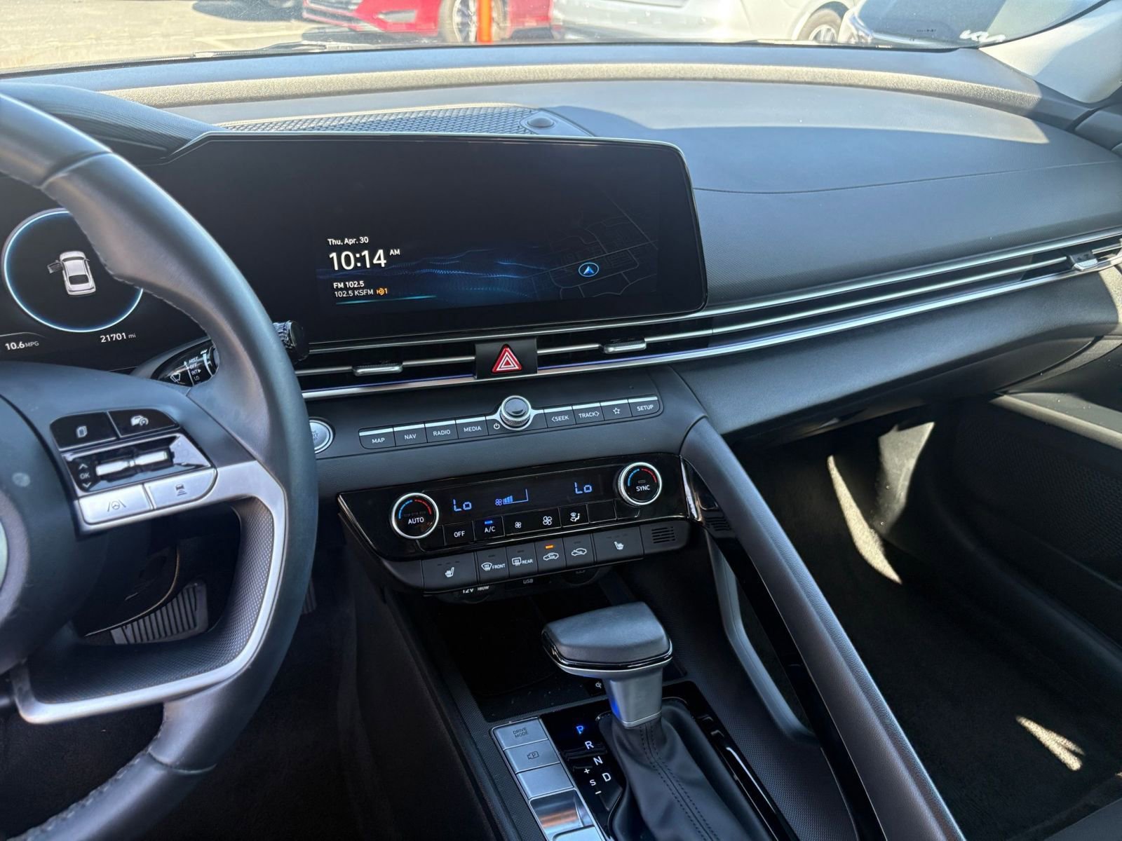 Used 2025 Hyundai Elantra SEL FWD image 17