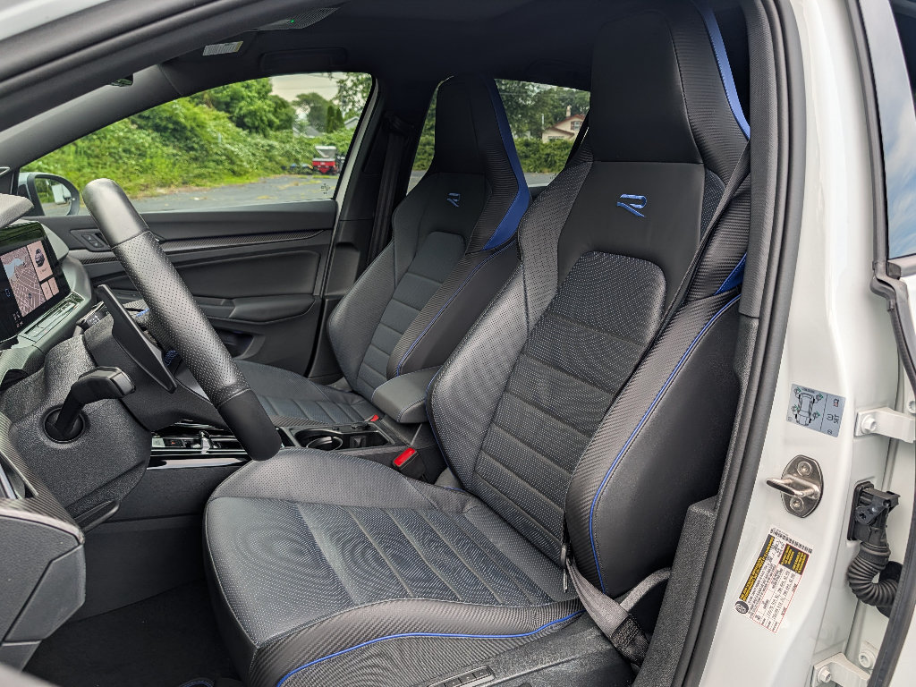 Used 2024 Volkswagen Golf R AWD/4WD image 14