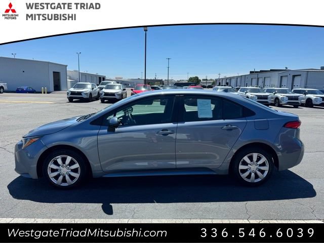 Used 2023 Toyota Corolla LE FWD image 3