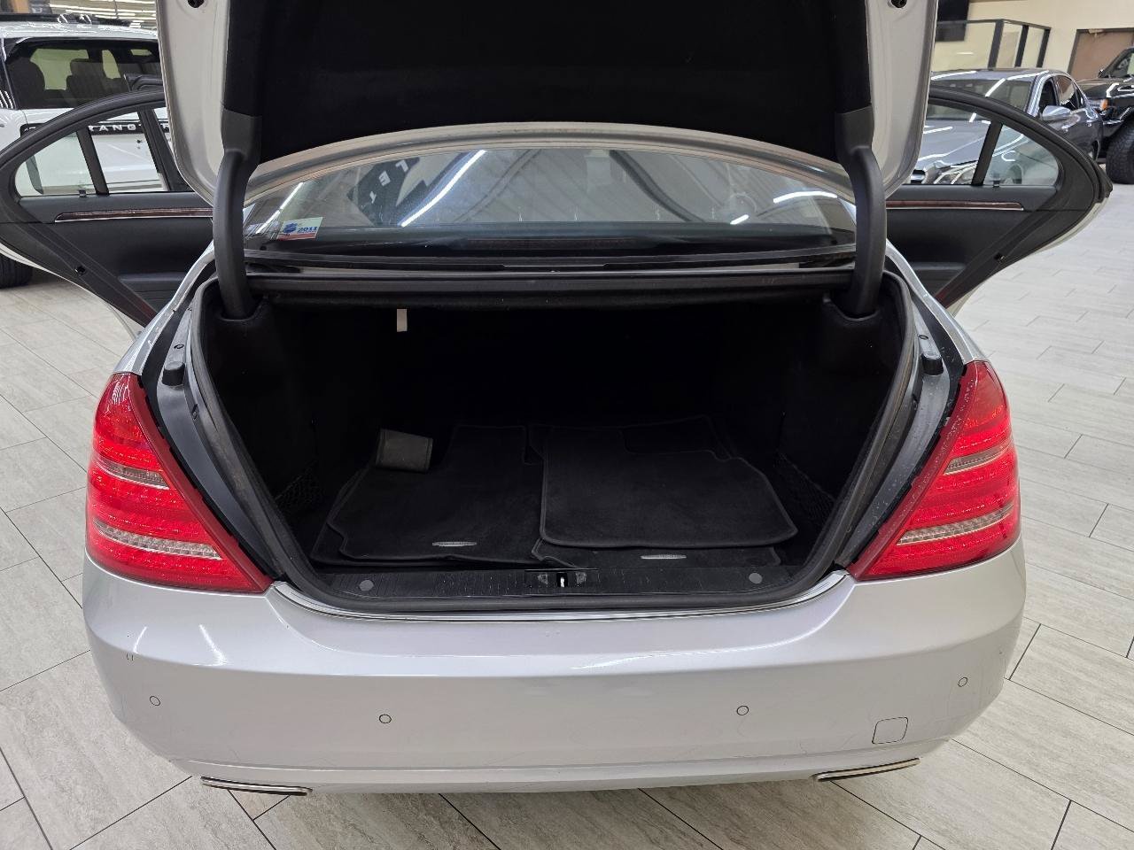 Used 2010 Mercedes-Benz S 550 image 13