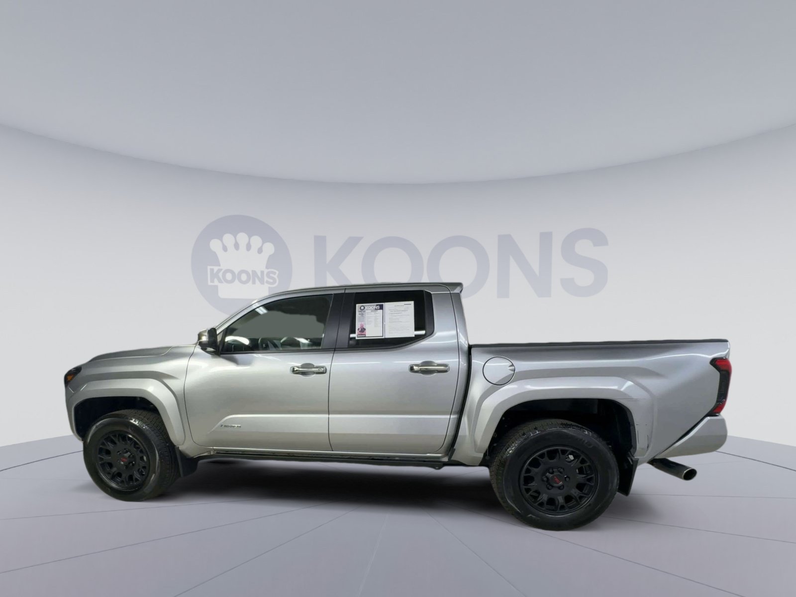Used 2024 Toyota Tacoma Limited AWD/4WD image 7