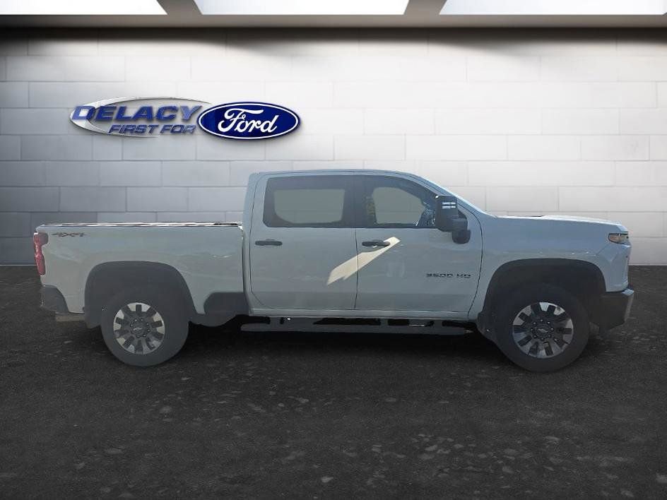 Used 2022 Chevrolet Silverado 2500 Custom w/ Custom Value Package AWD/4WD image 9