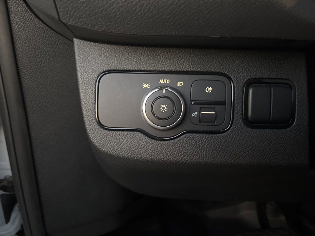 Used 2023 Mercedes-Benz Sprinter 144 Cargo image 35