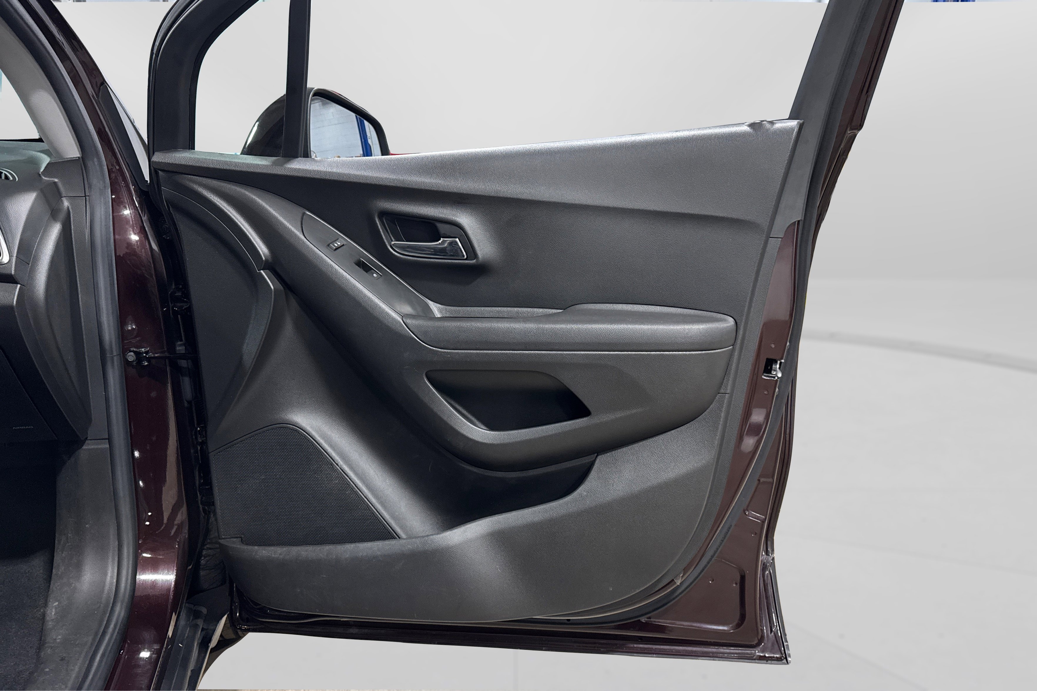 Used 2020 Chevrolet Trax LT w/ Driver Confidence Package image 37