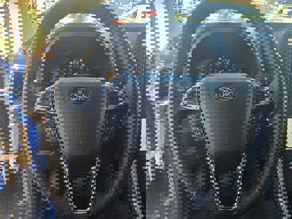 Used 2024 Ford Edge SEL image 21