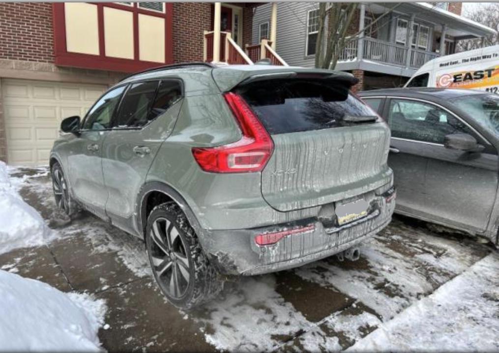 Used 2023 Volvo XC40 B5 Ultimate w/ Protection Package Premier image 13